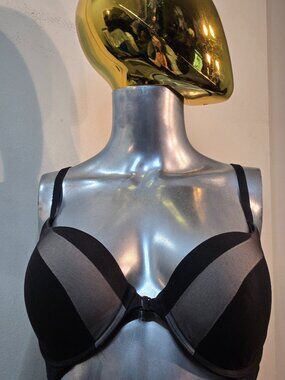 Beautiful Victoria's Secret black push-up bra 34DD an elegant strappy mesh